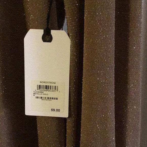 Leith gold dress. Knee length. Sash for the waist. - Picture 5 of 6